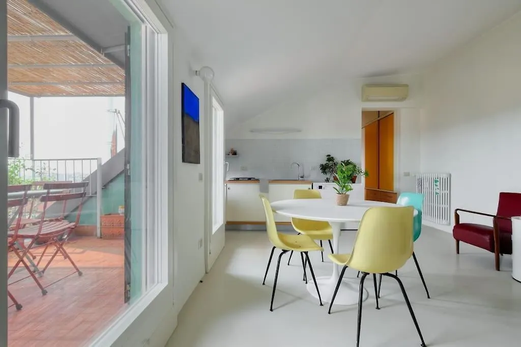Navigli'S Rooftop Milan Apartment